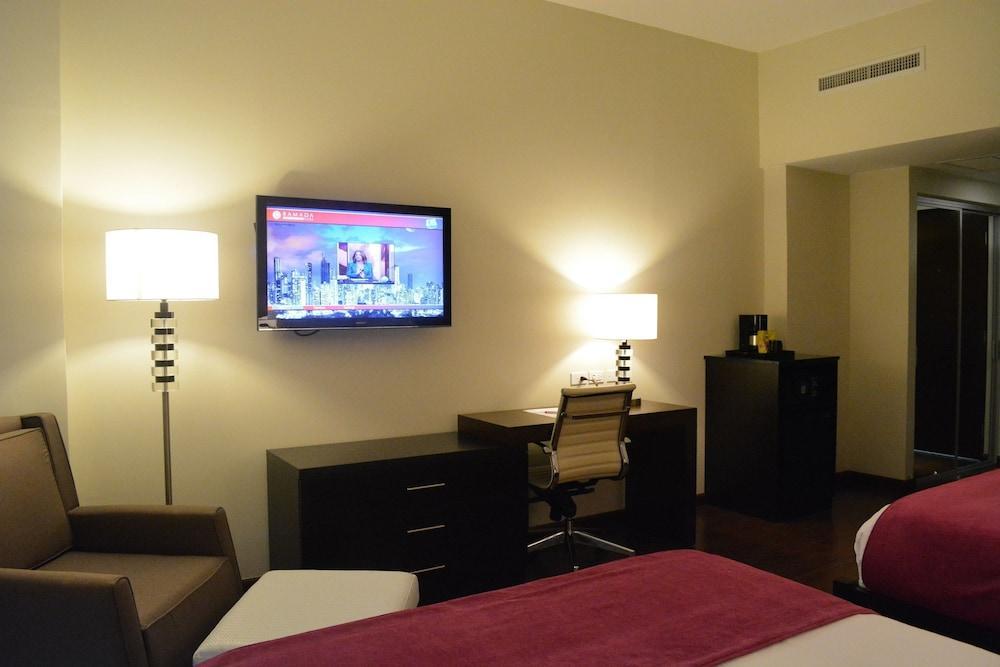 Отель Ramada Plaza By Wyndham Panama Punta Pacifica Экстерьер фото