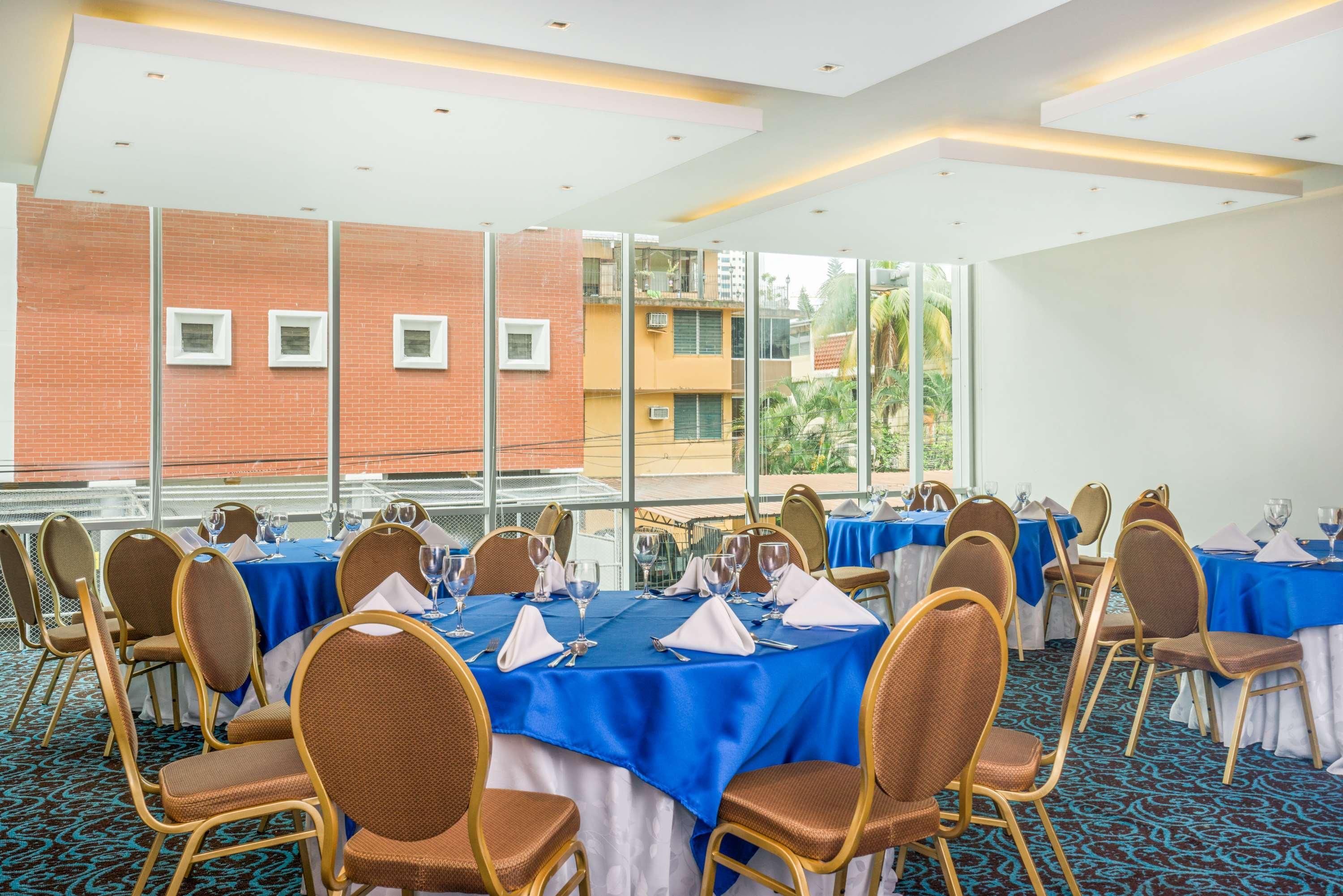 Отель Ramada Plaza By Wyndham Panama Punta Pacifica Экстерьер фото